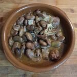 Plato de michirones murcianos tradicionales caseros